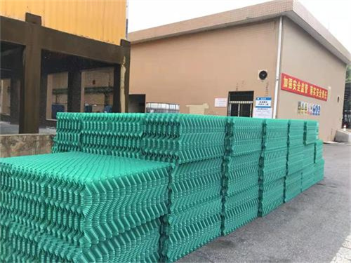 闭式冷却塔的补水是怎样完成的?(闭式冷却塔内部循环